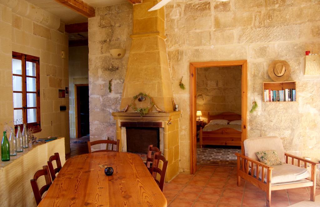 Ta'Kemmuna Hotel Qala Luaran gambar