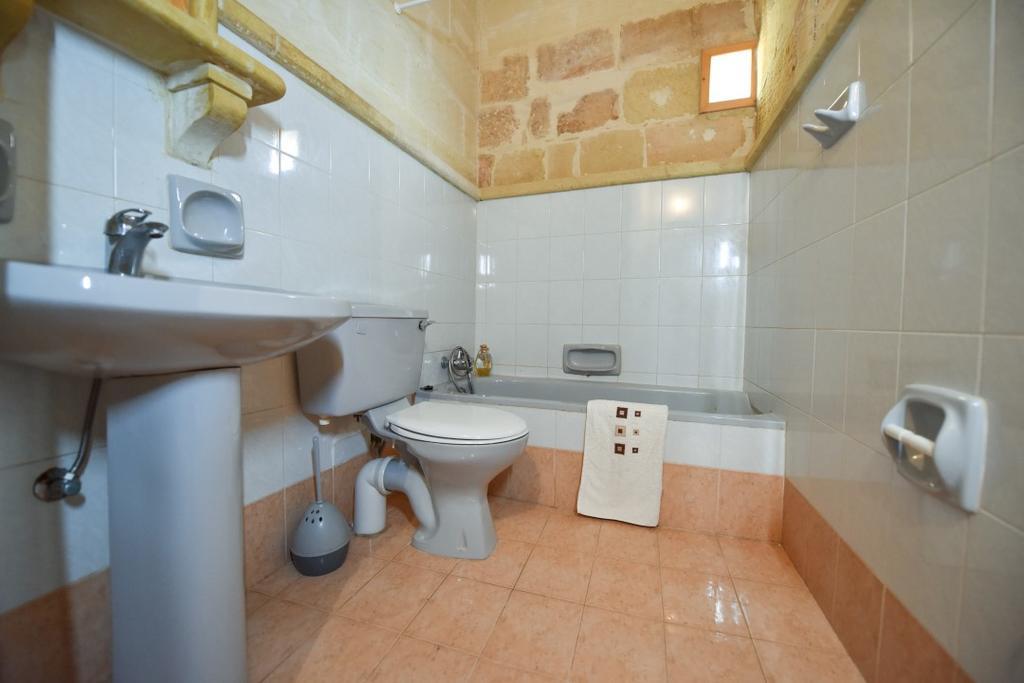 Ta'Kemmuna Hotel Qala Luaran gambar