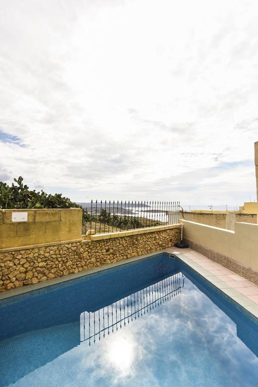 Ta'Kemmuna Hotel Qala Bilik gambar